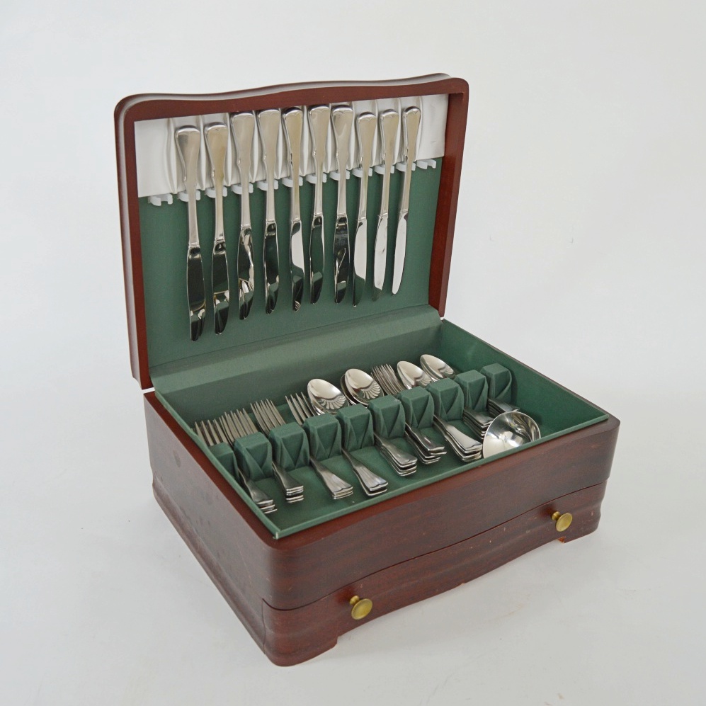 Ten-Place Setting of Oneida Stainless Flatware