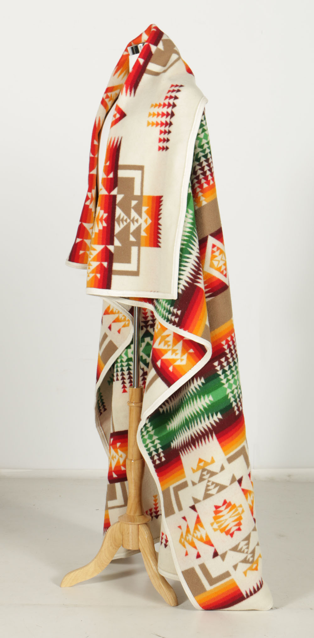 Pendleton Chief Joseph Collection Blanket and Leather Carrier