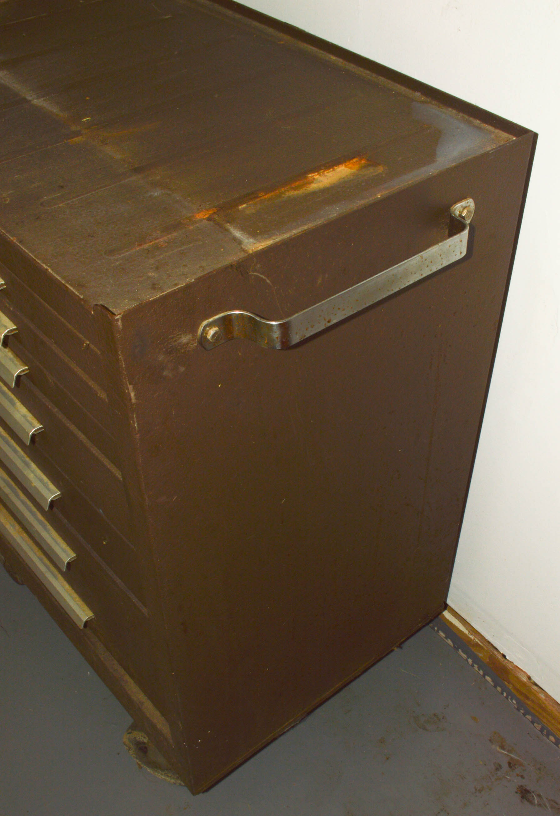 Kennedy Rolling Tool Cabinet