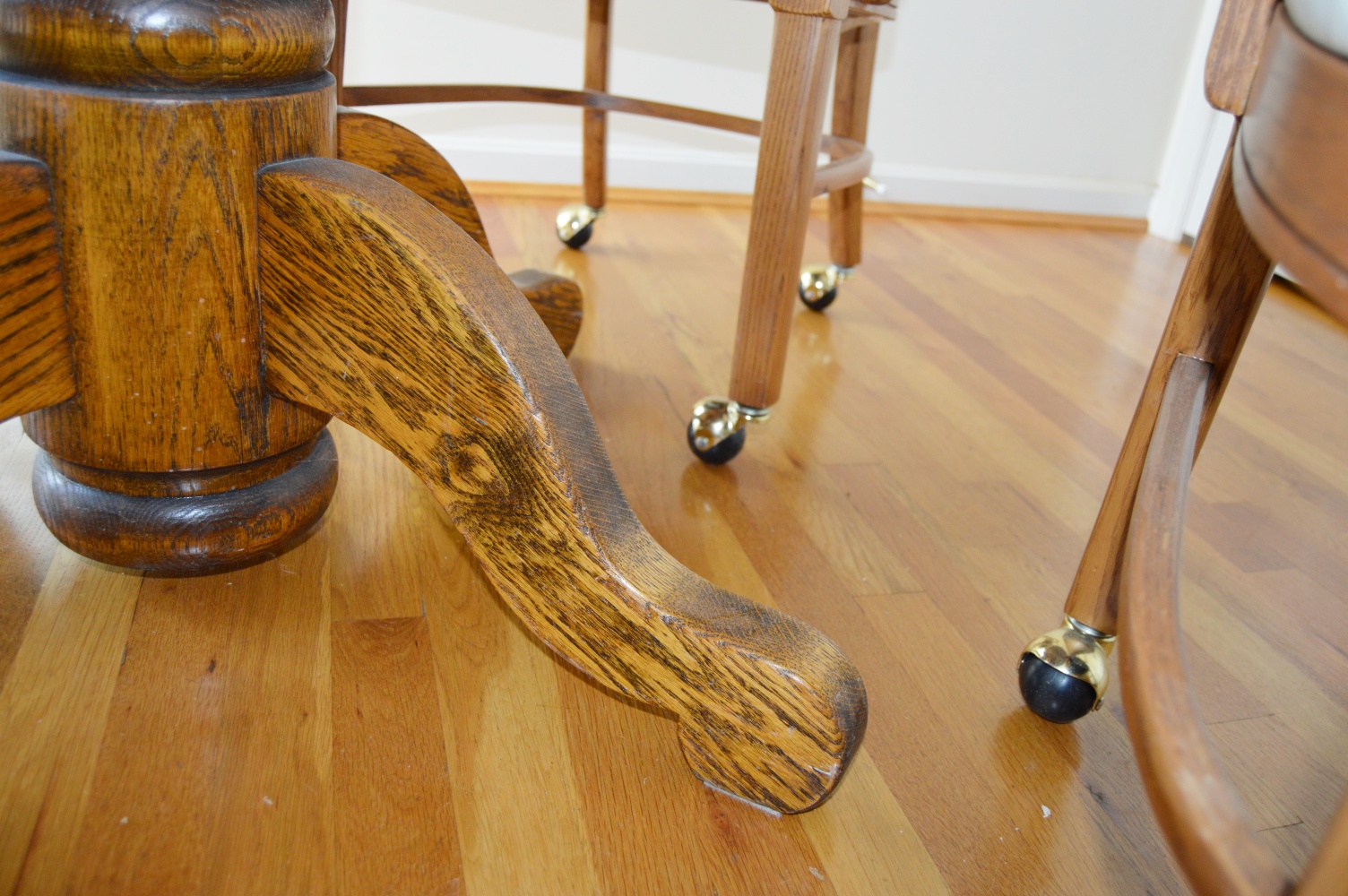 Round Oak Table and Four Oak Chairs