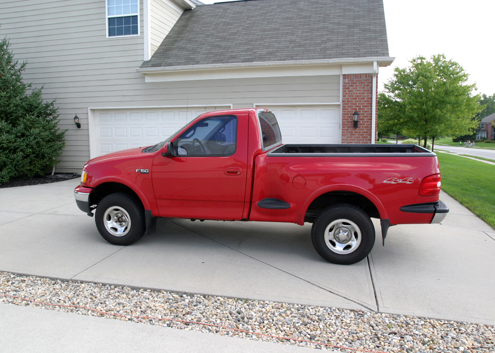 2000 Red Ford F150 Truck