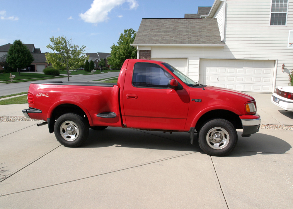 2000 Red Ford F150 Truck