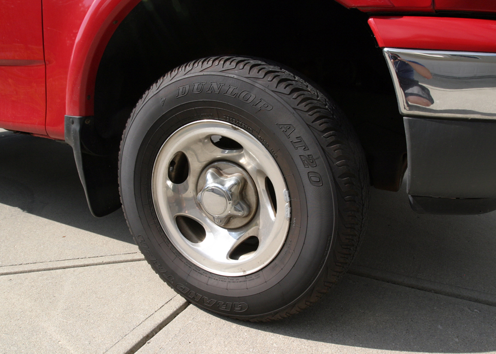 2000 Red Ford F150 Truck