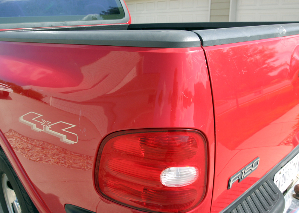 2000 Red Ford F150 Truck