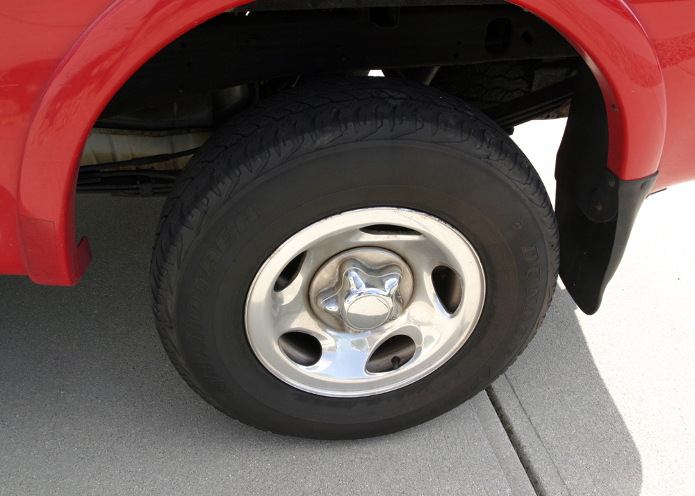 2000 Red Ford F150 Truck