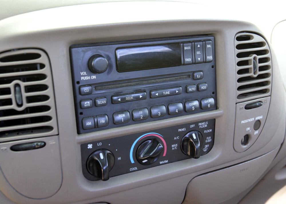 2000 Red Ford F150 Truck