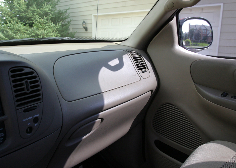 2000 Red Ford F150 Truck