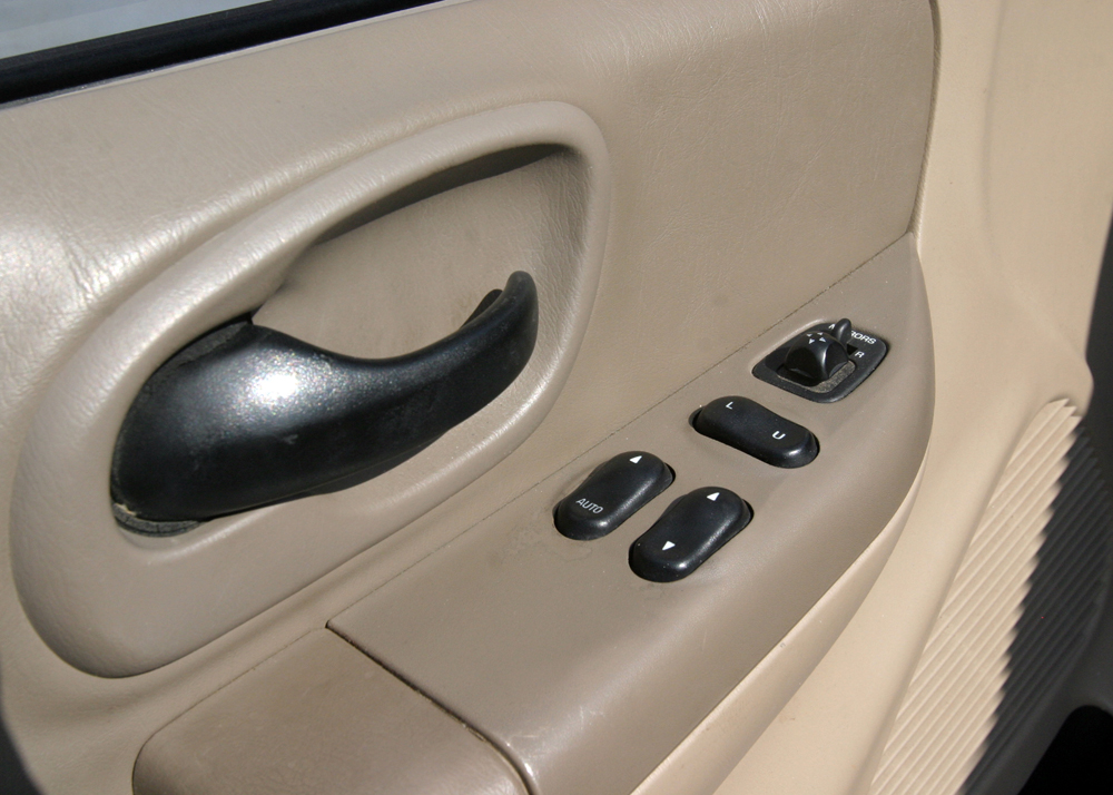 2000 Red Ford F150 Truck