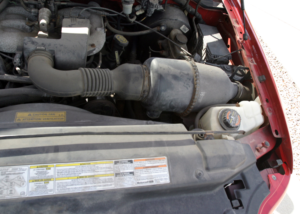 2000 Red Ford F150 Truck