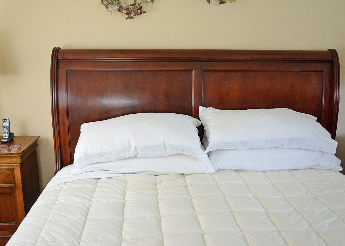 King Size Mahogany Sleigh Bed