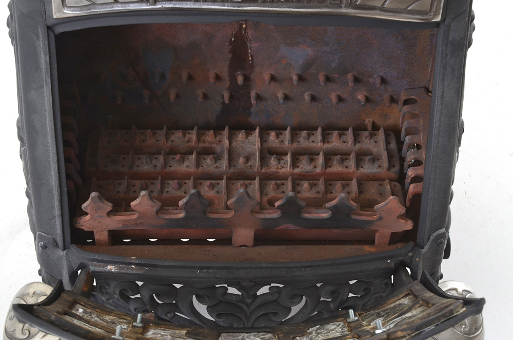 Estate Stove Company No.18 Cast Iron Parlor Stove