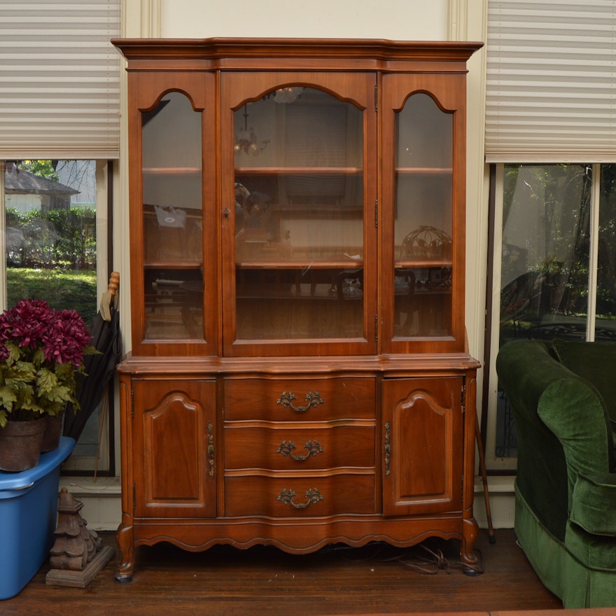 Bassett Furniture French Provincial Style China Cabinet