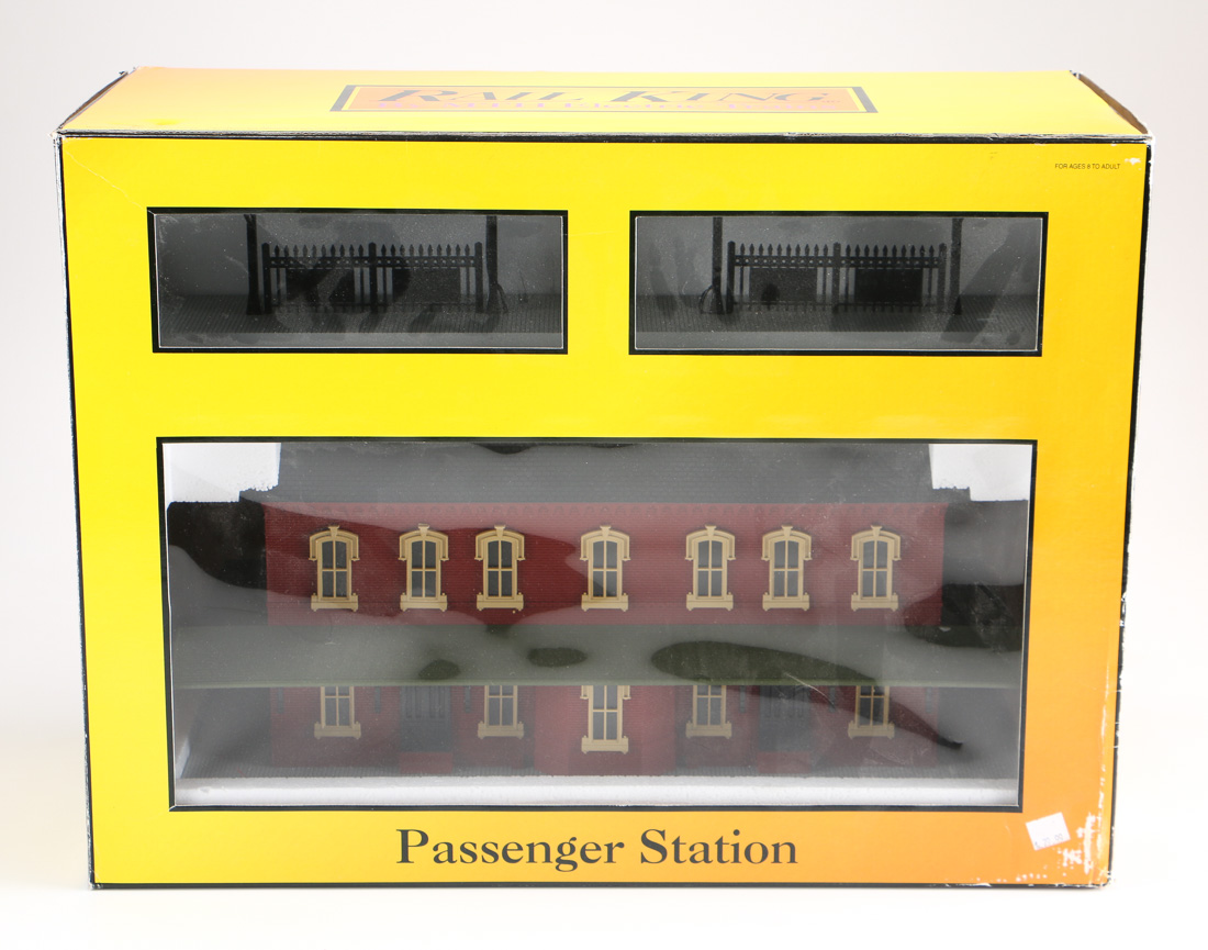Rail King Passenger Train Station with Dual Platforms by MTH
