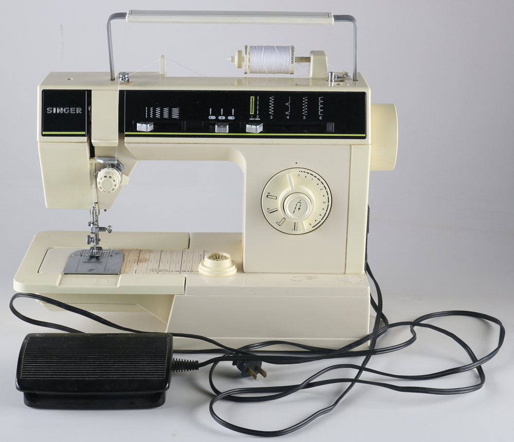 Singer "6212c" Sewing Machine and Sewing Accessories
