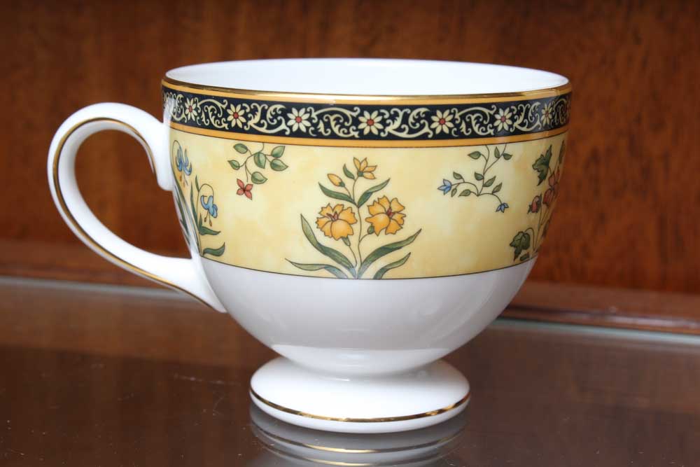 Collection of Wedgwood "India" Bone China Place Settings