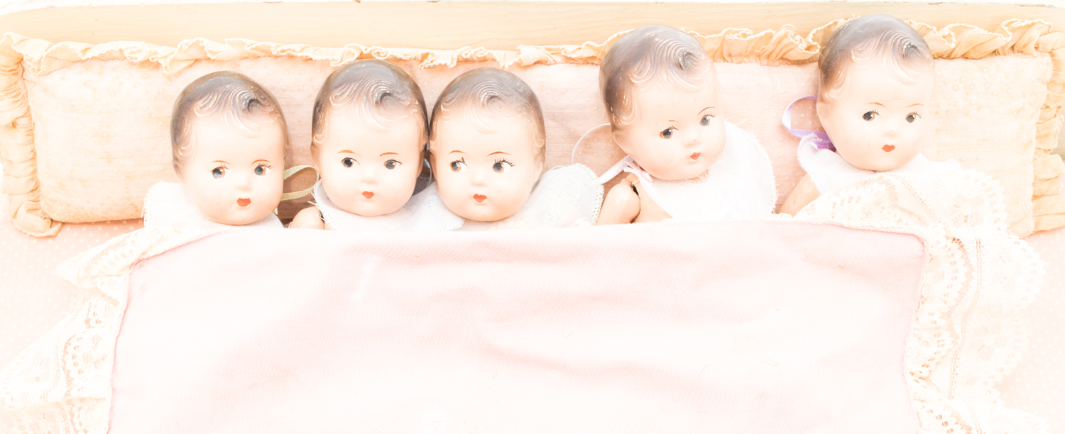 Vintage Madame Alexander Dionne Quintuplet Composition Baby Dolls With Crib