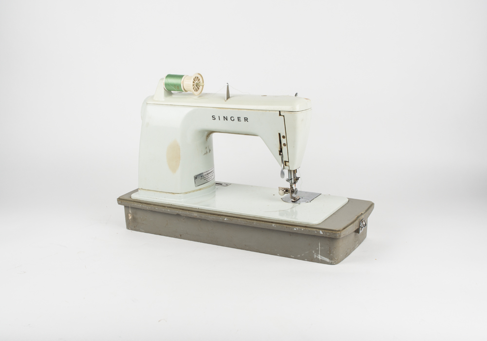 Vintage Singer Touch & Sew Model 604 Portable Sewing Machine
