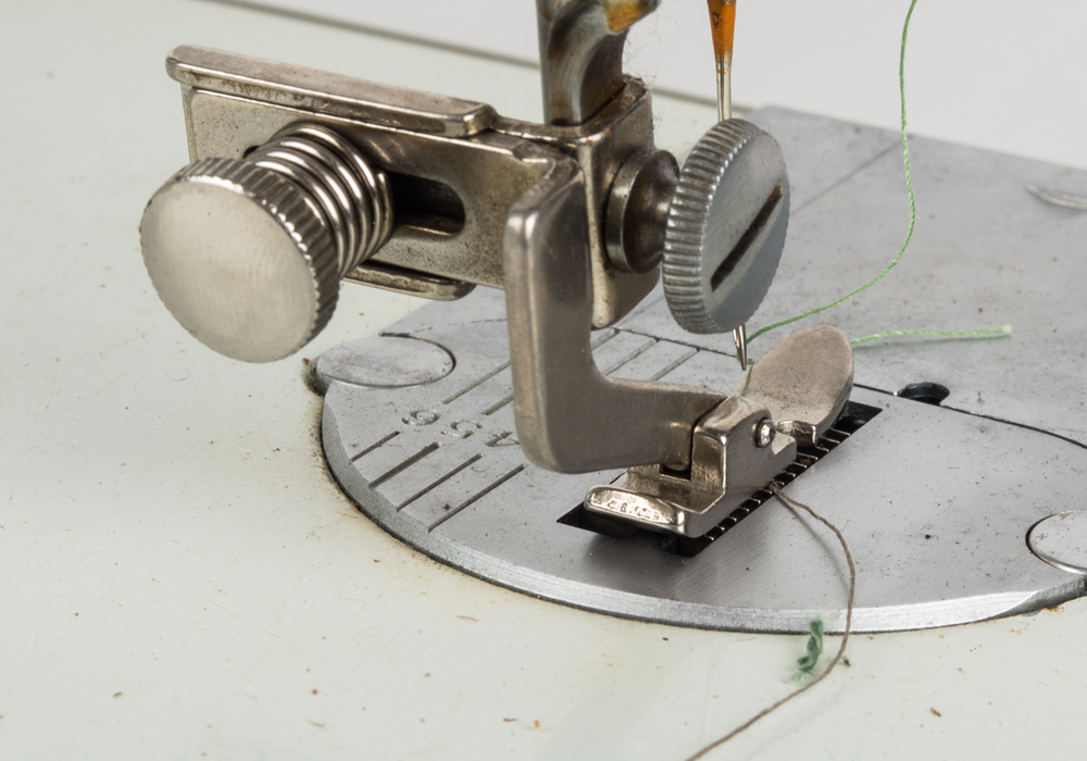 Vintage Singer Touch & Sew Model 604 Portable Sewing Machine