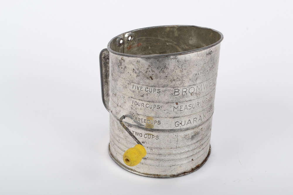 Pair of Vintage Browell"s Baking Sifters