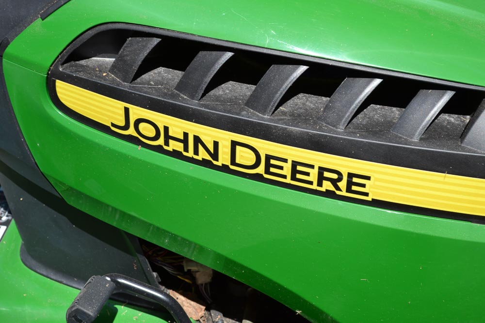 John Deere D105 Riding Tractor