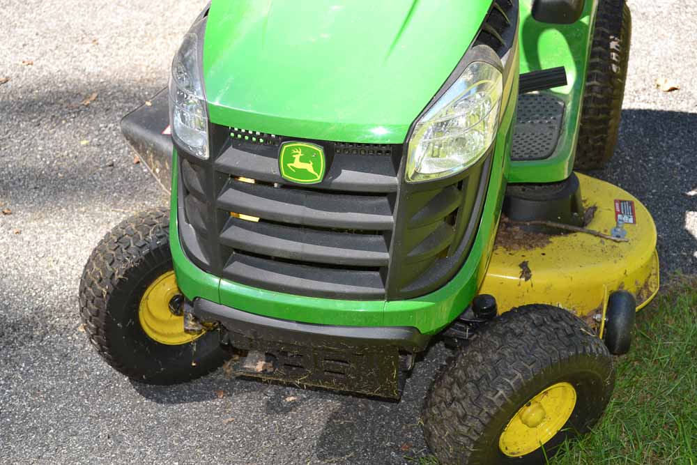 John Deere D105 Riding Tractor