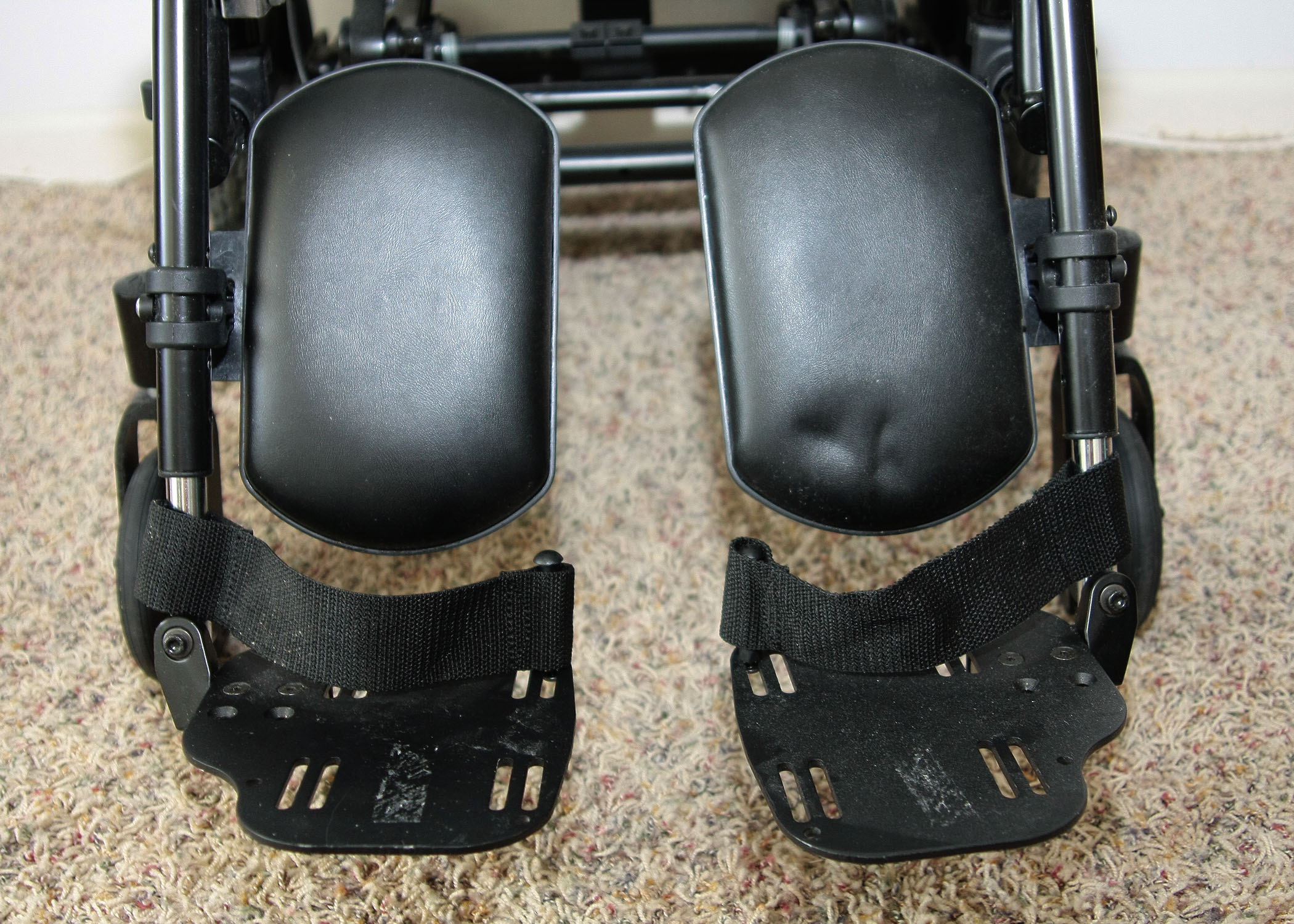 Numotion Comfort Acta-Contour Wheelchair