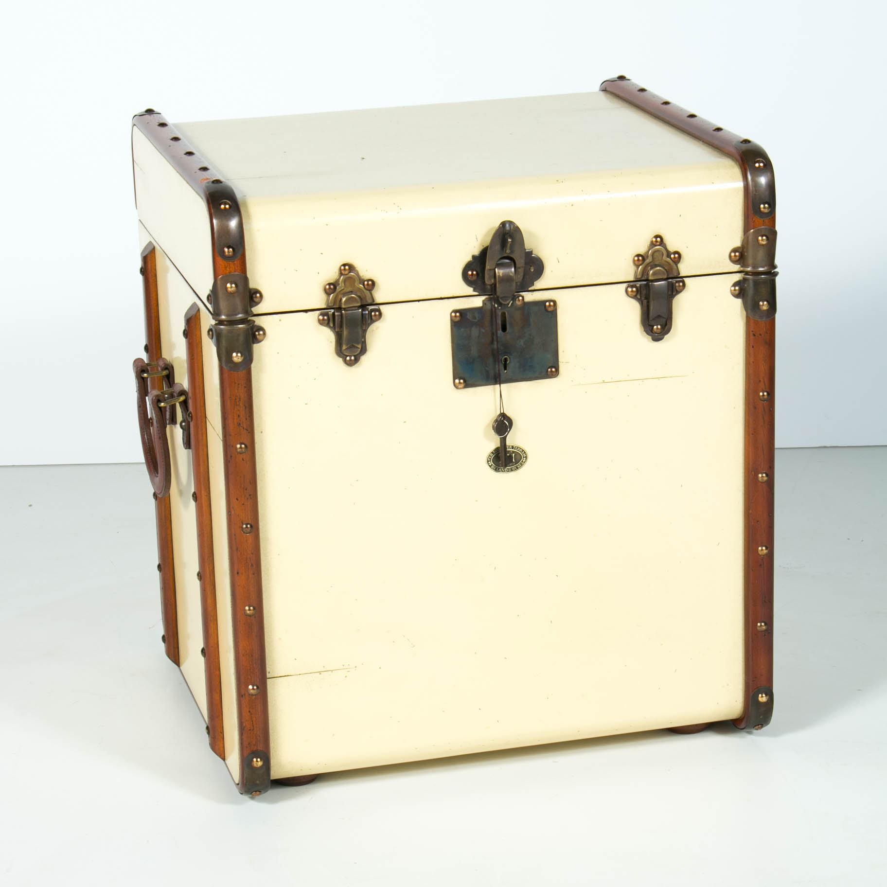 Cream Tone Trunk from Authentic Models