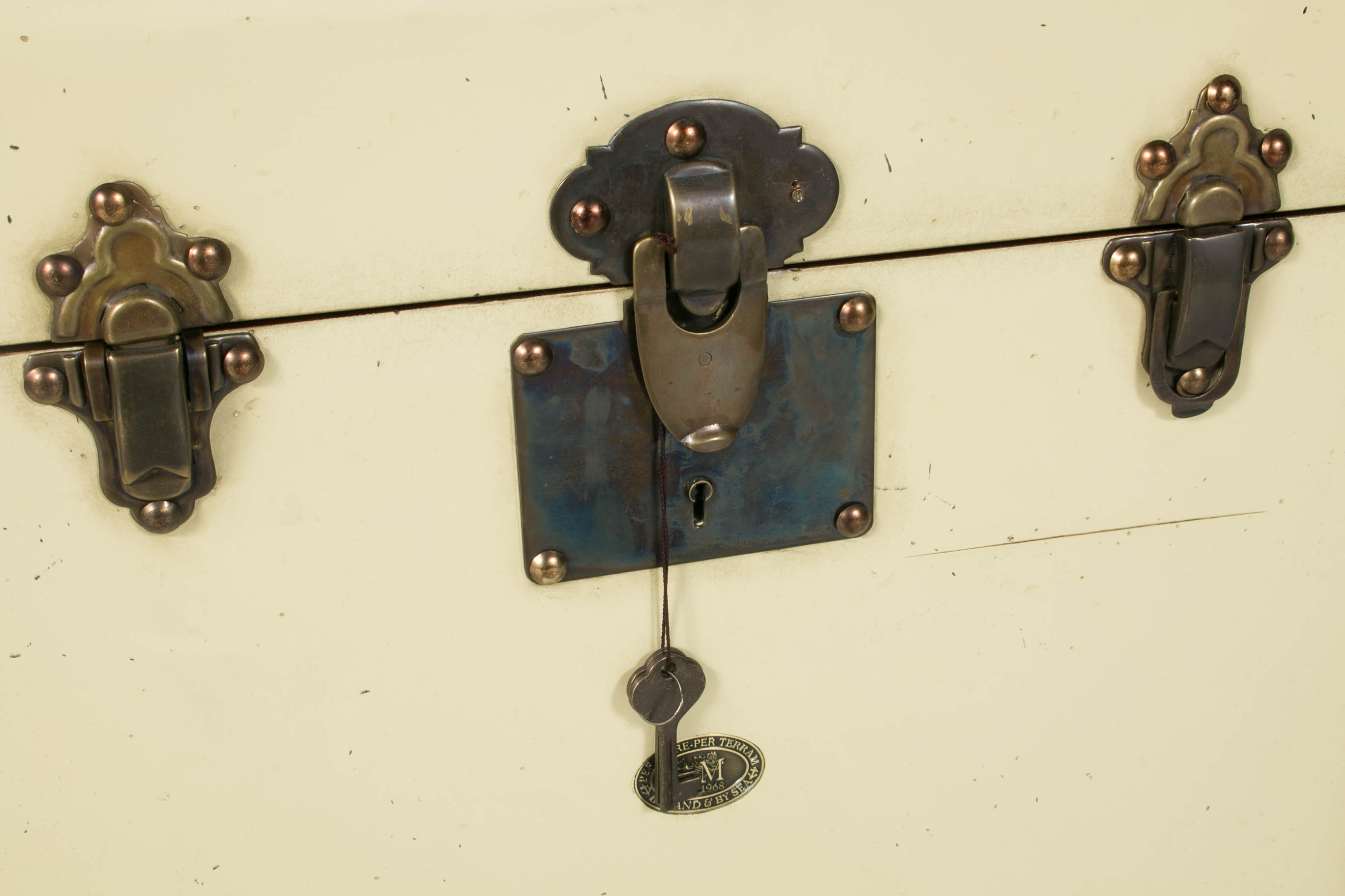 Cream Tone Trunk from Authentic Models