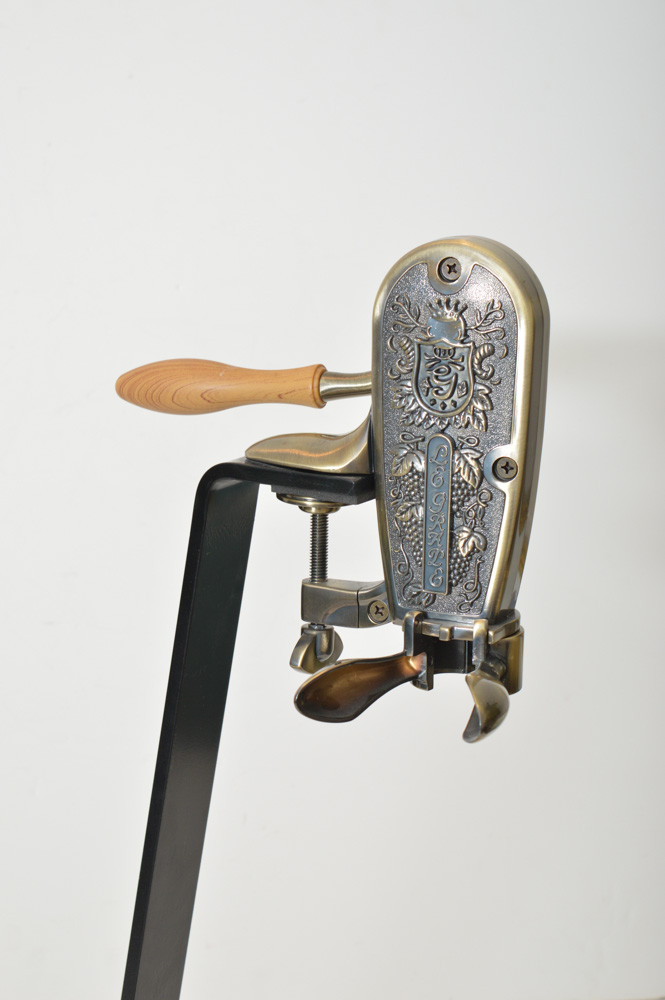 Le Grale Cast Metal Countertop Wine Opener
