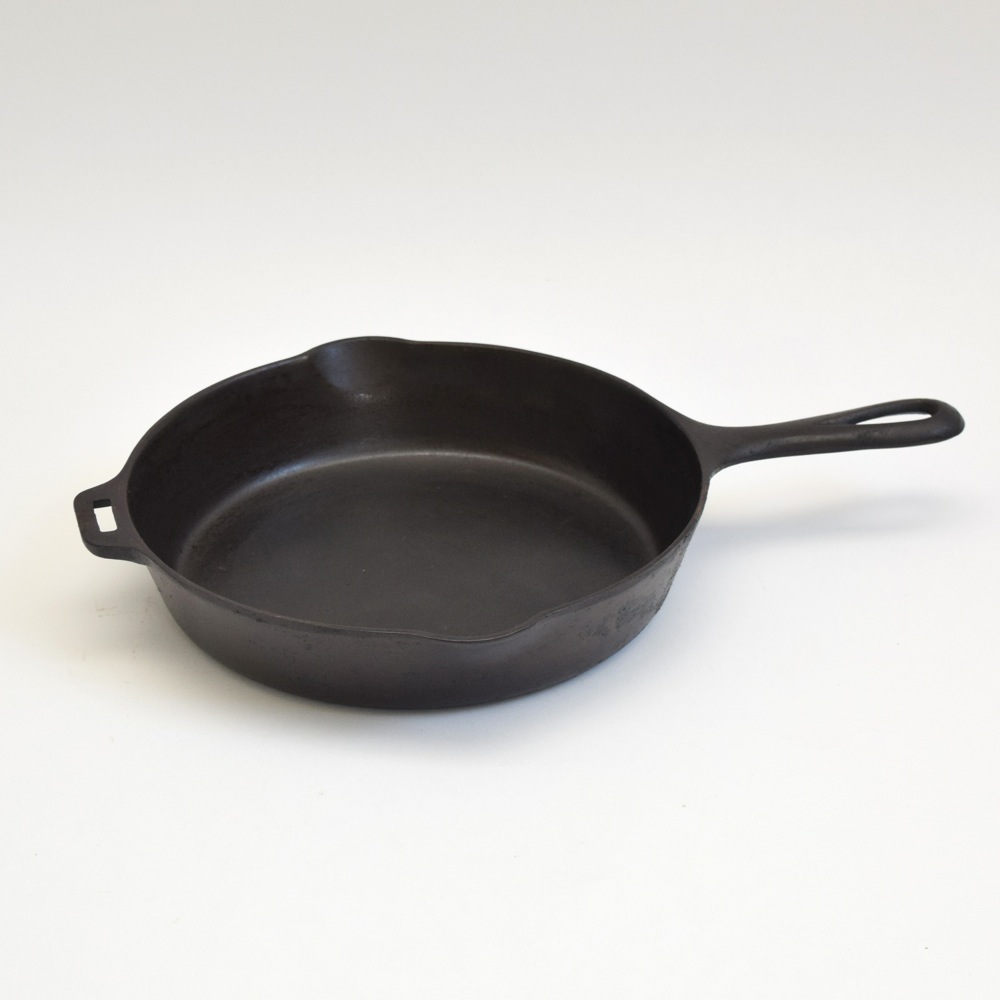 Vintage Griswold Small Logo No. 7 Cast Iron Skillet