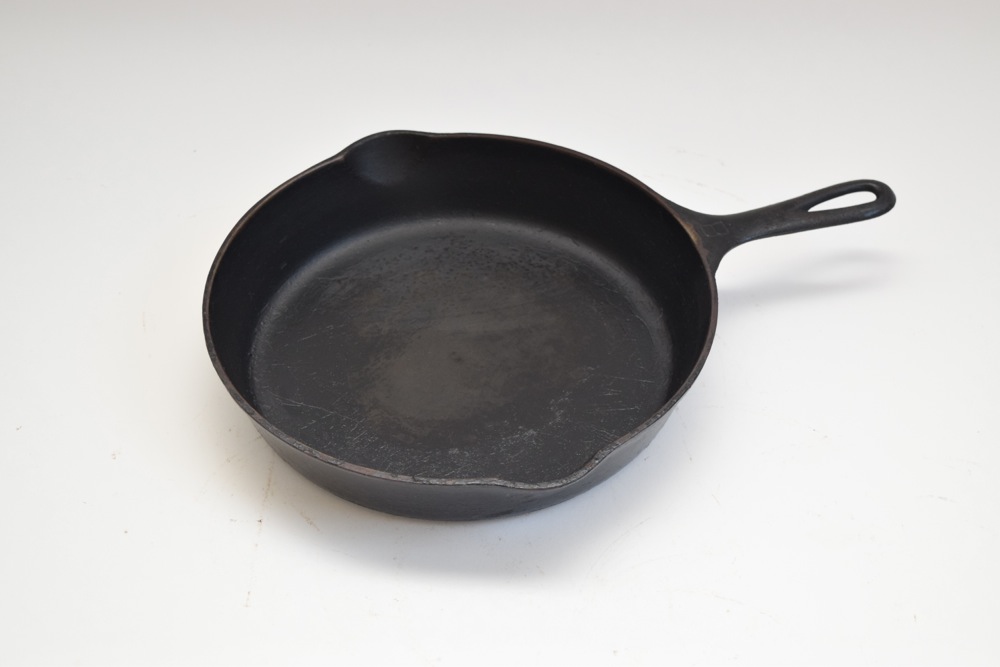 Vintage Griswold Large Logo No. 8 Cast Iron Skillet