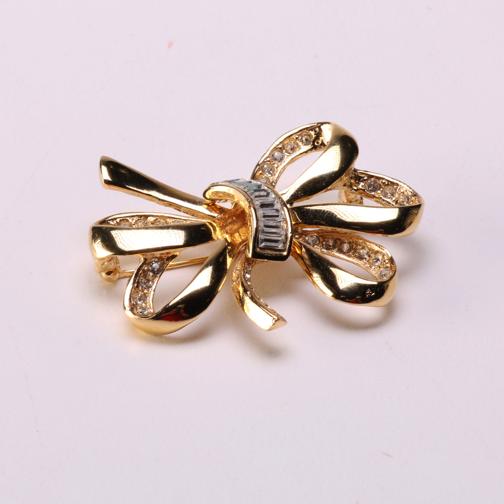 Gold Tone Bow Brooch