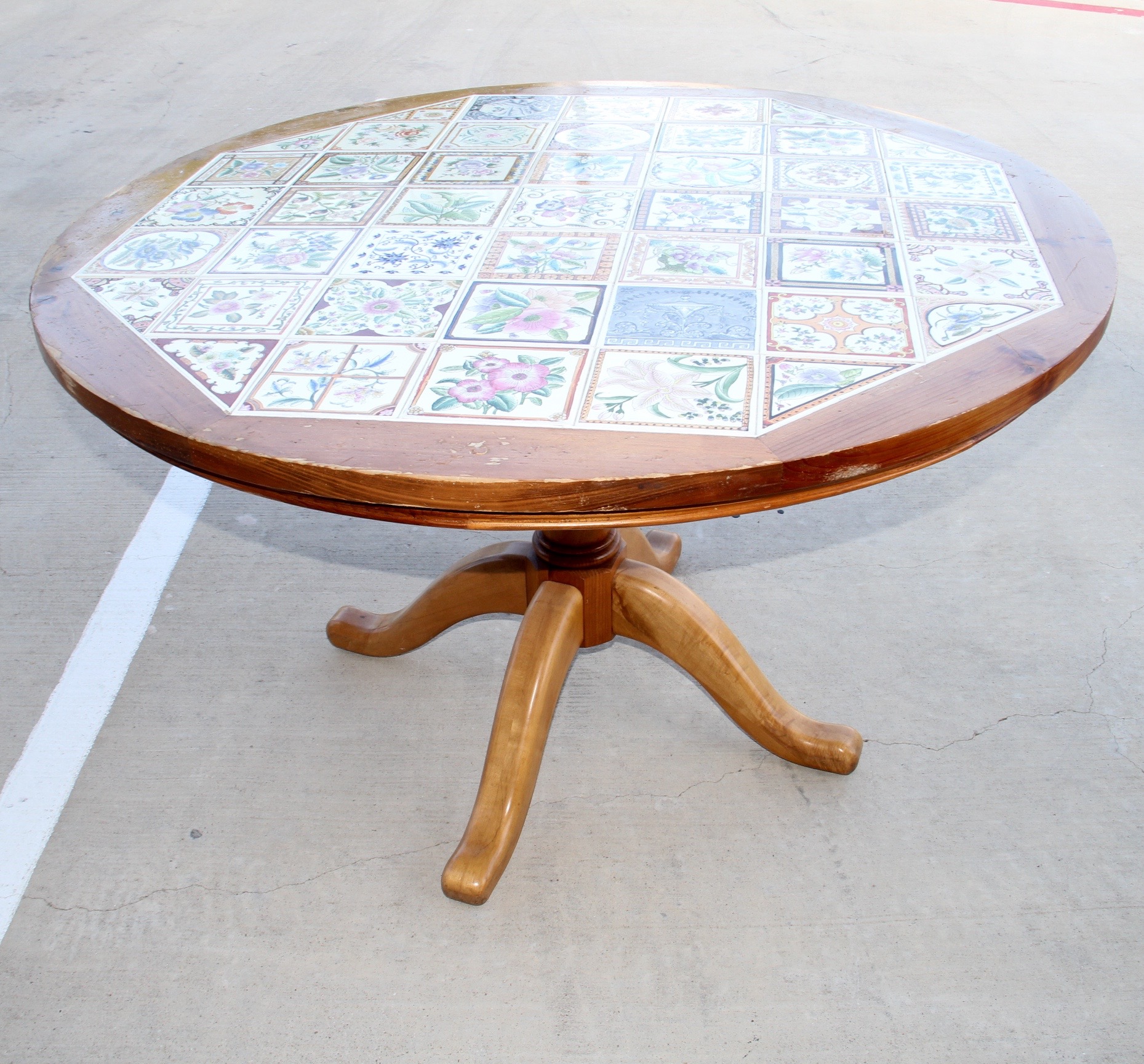 Pulaski Tiled Pedastal Table with Four Chairs