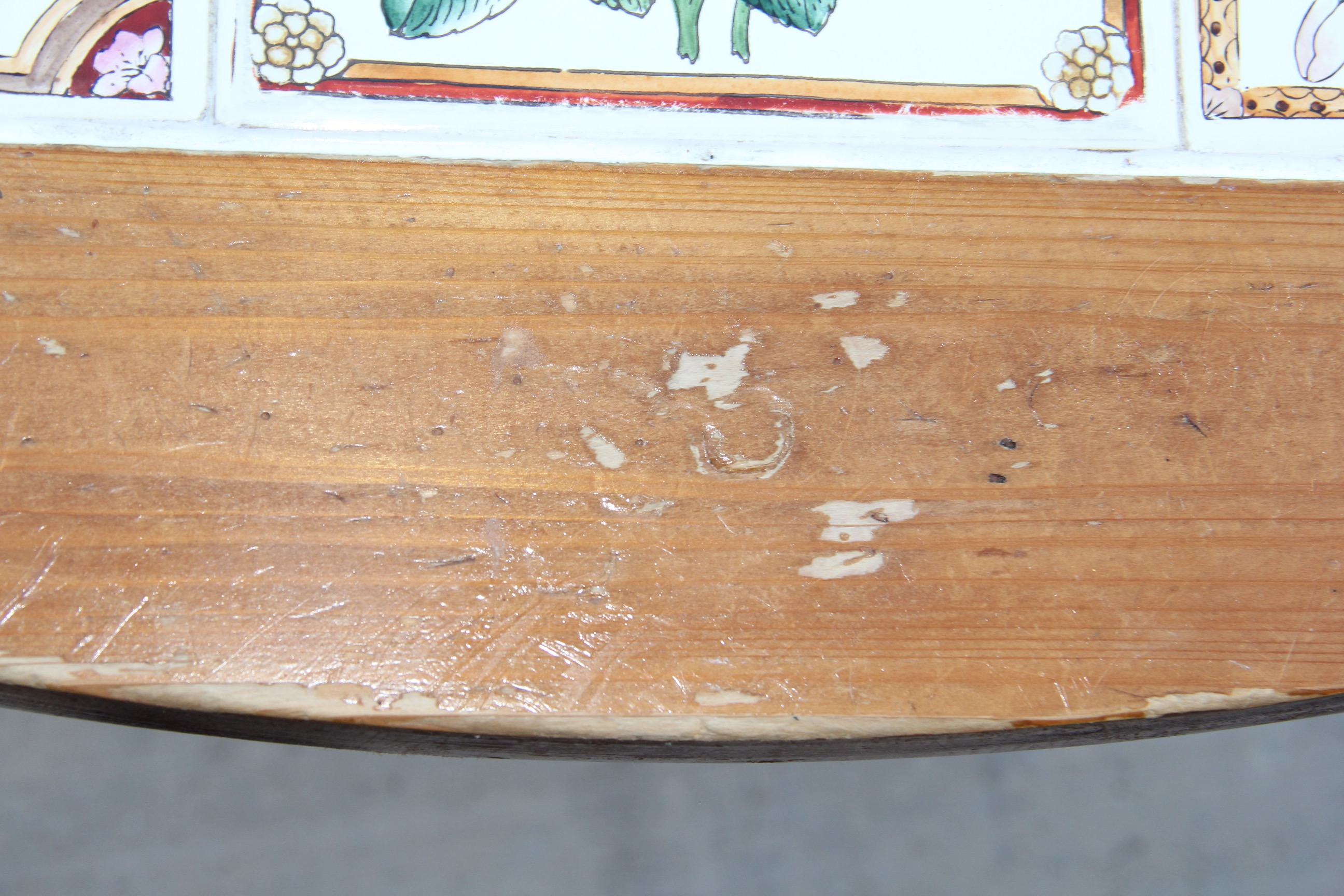 Pulaski Tiled Pedastal Table with Four Chairs