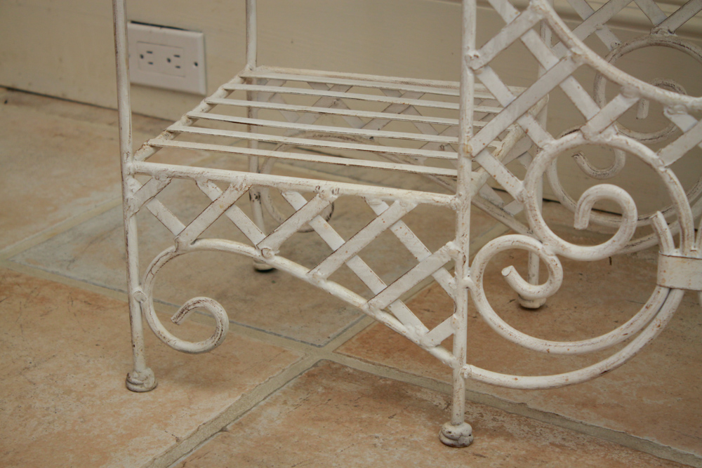 White Metal Plant Stand