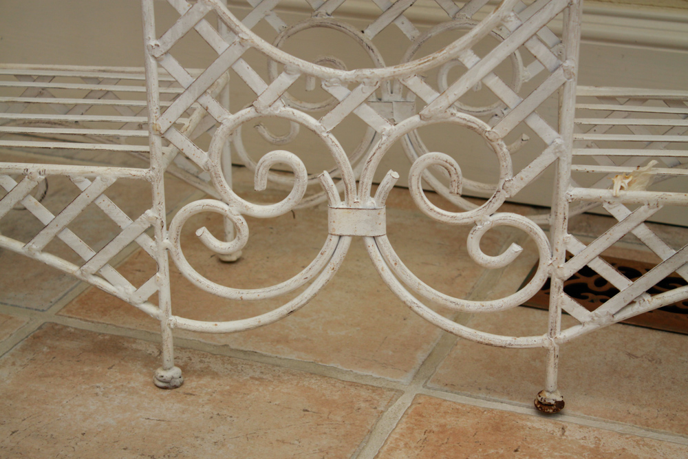 White Metal Plant Stand