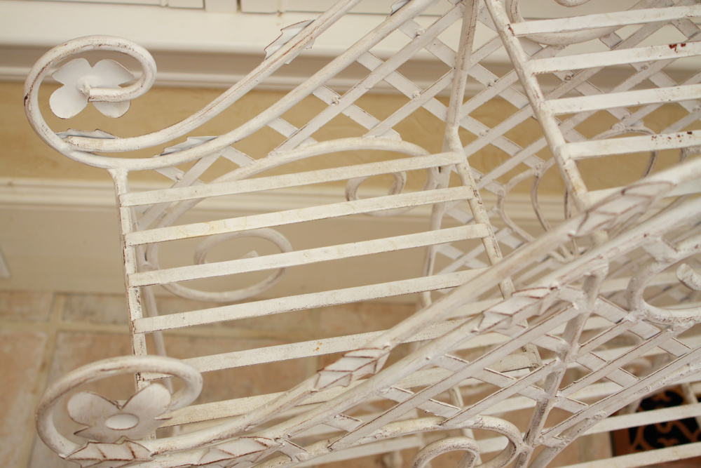 White Metal Plant Stand