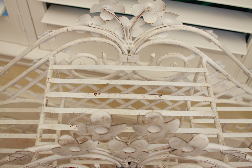 White Metal Plant Stand