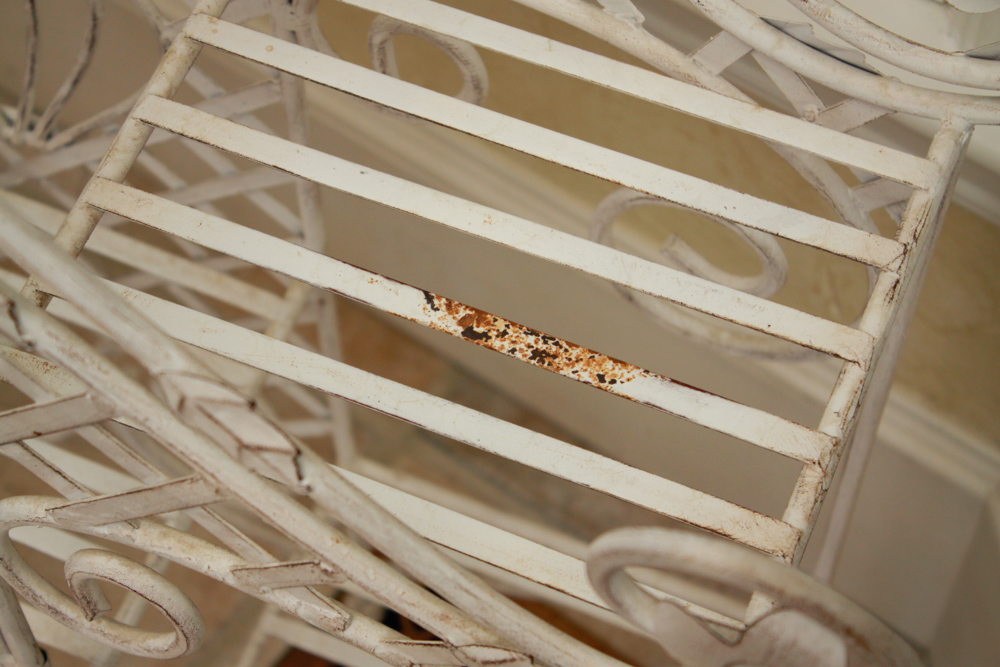 White Metal Plant Stand