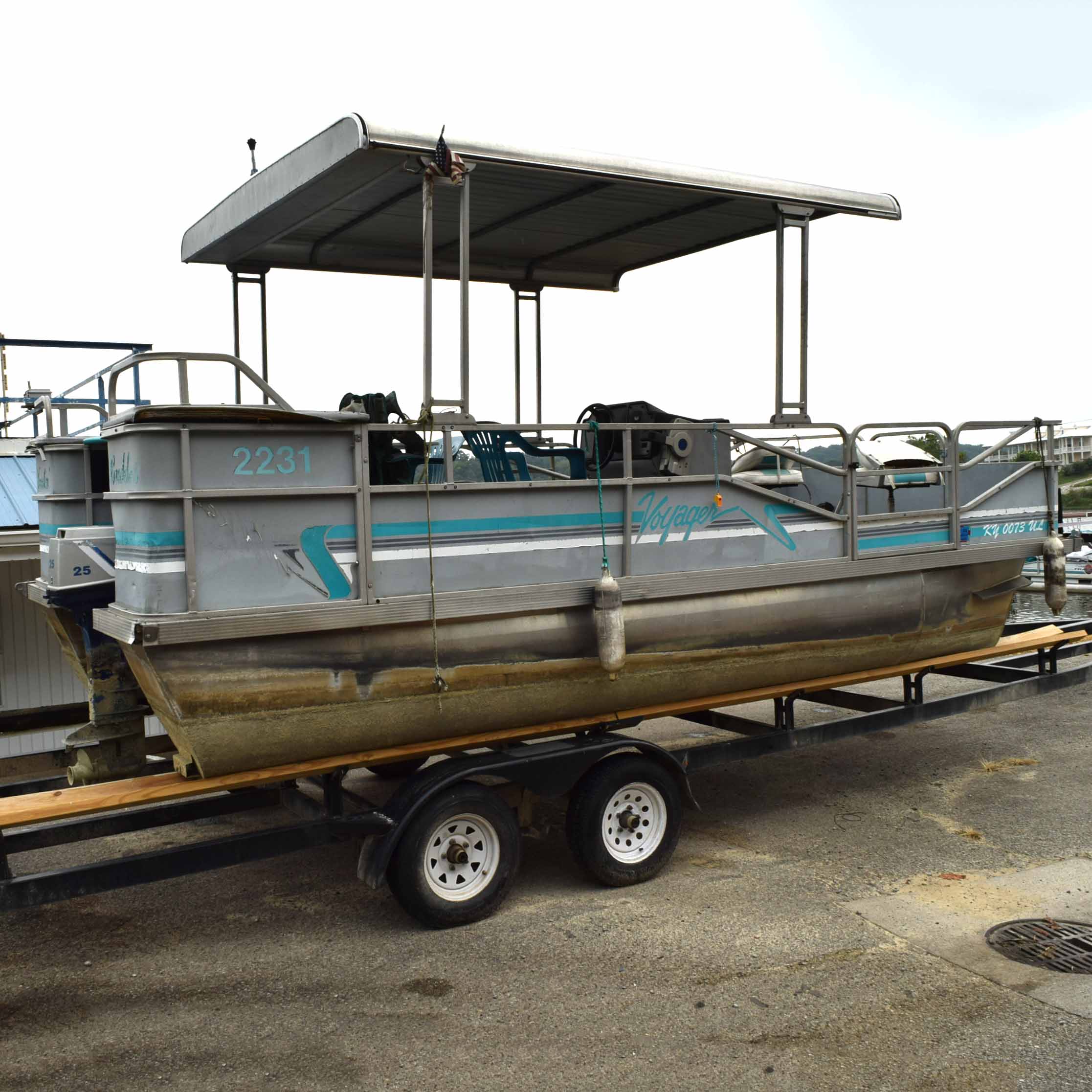 1993 Voyager V18 Pontoon Boat