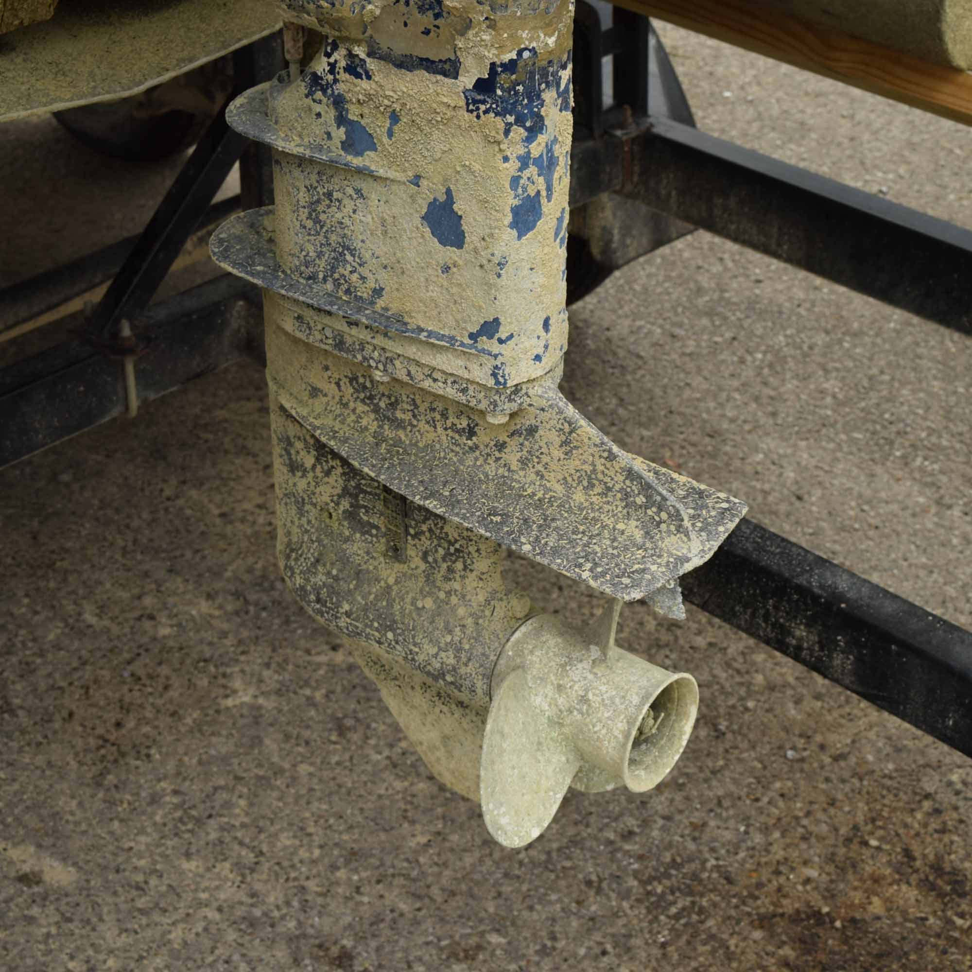 1993 Voyager V18 Pontoon Boat