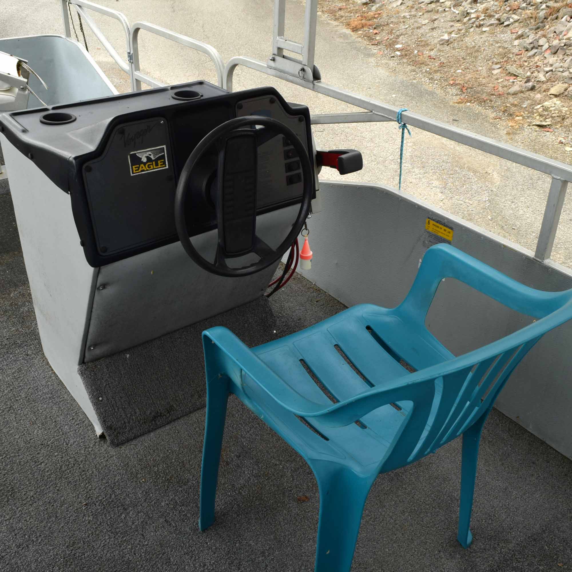 1993 Voyager V18 Pontoon Boat