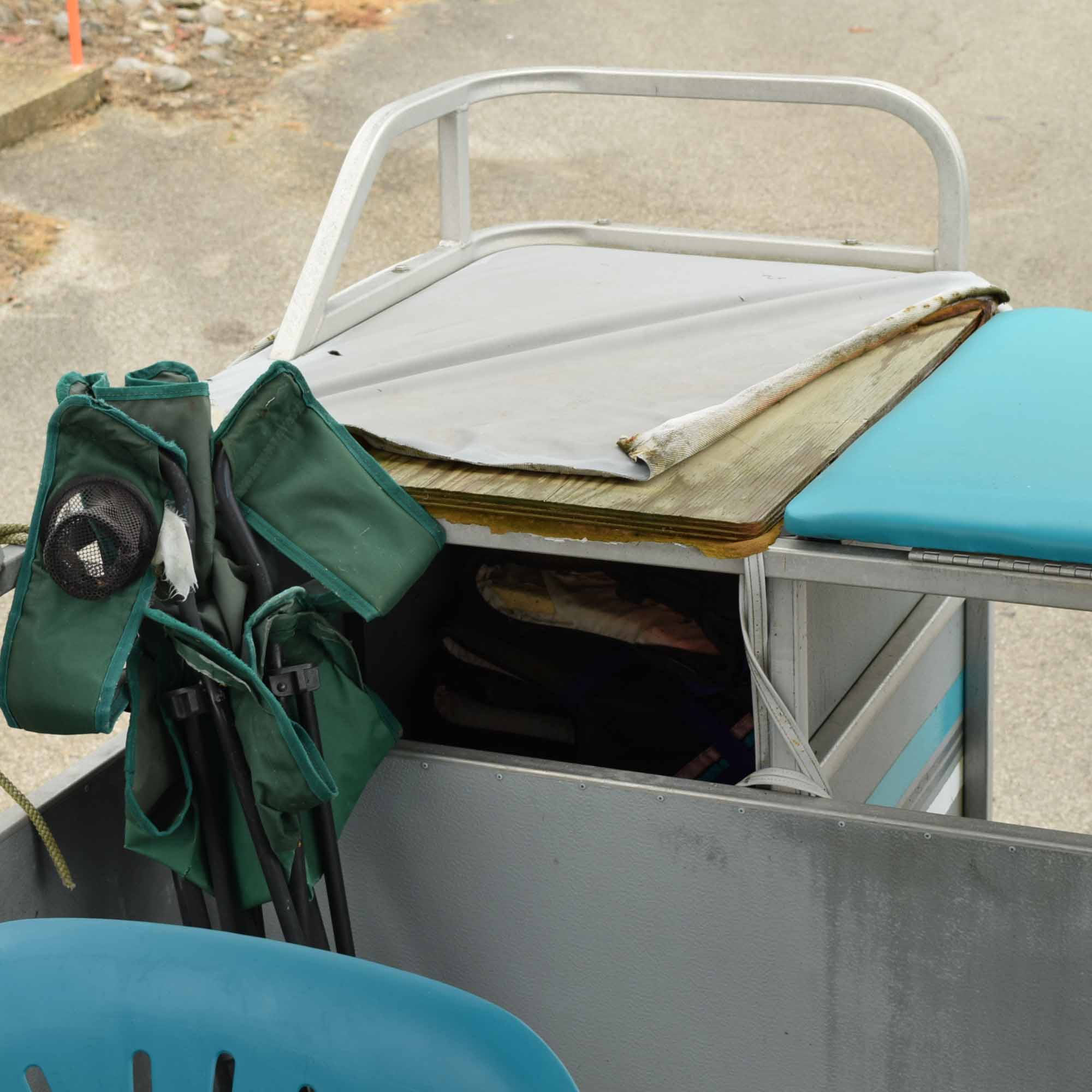 1993 Voyager V18 Pontoon Boat