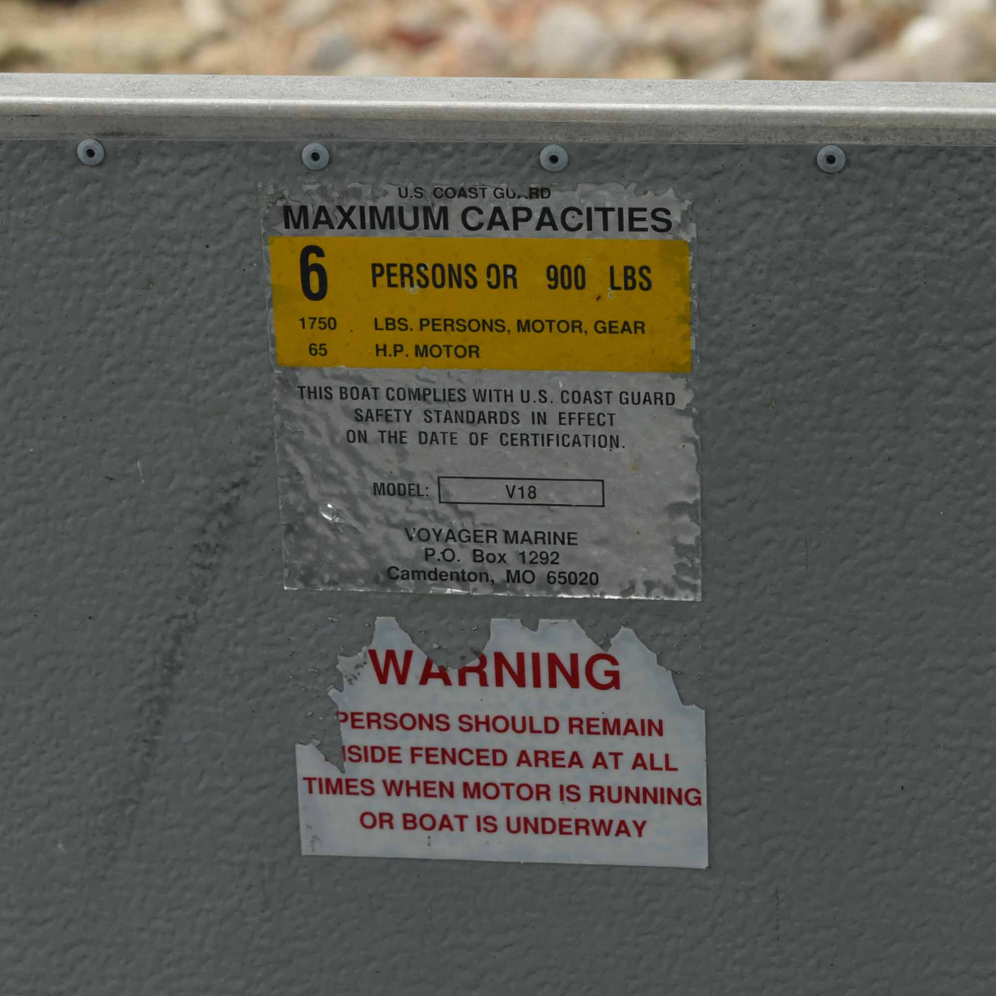 1993 Voyager V18 Pontoon Boat