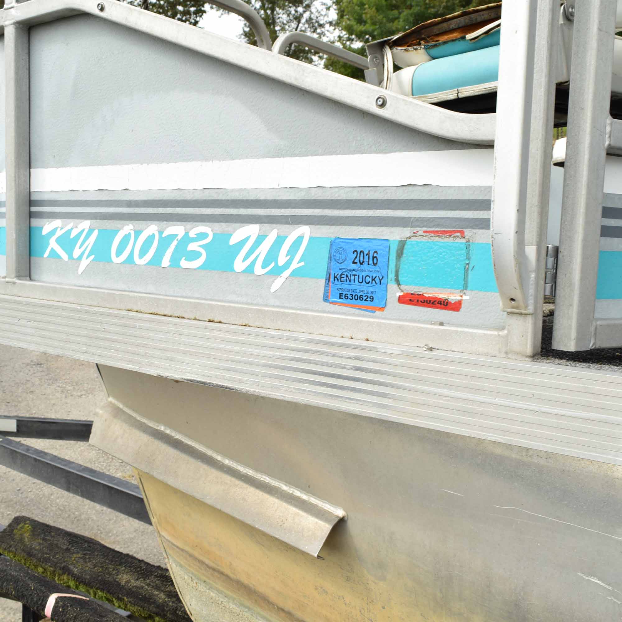 1993 Voyager V18 Pontoon Boat