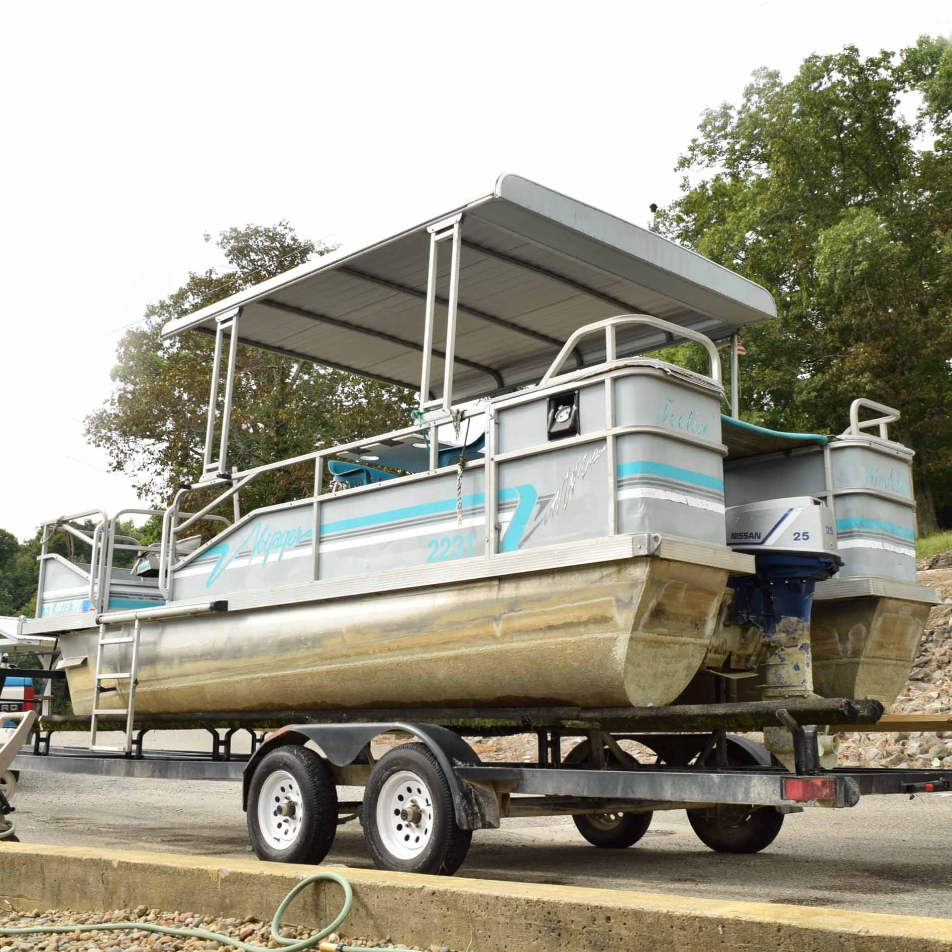 1993 Voyager V18 Pontoon Boat