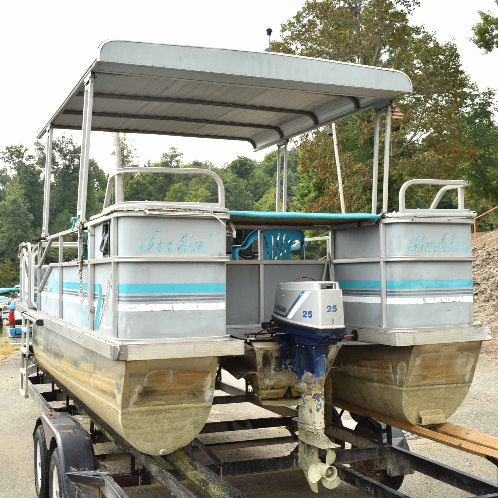 1993 Voyager V18 Pontoon Boat