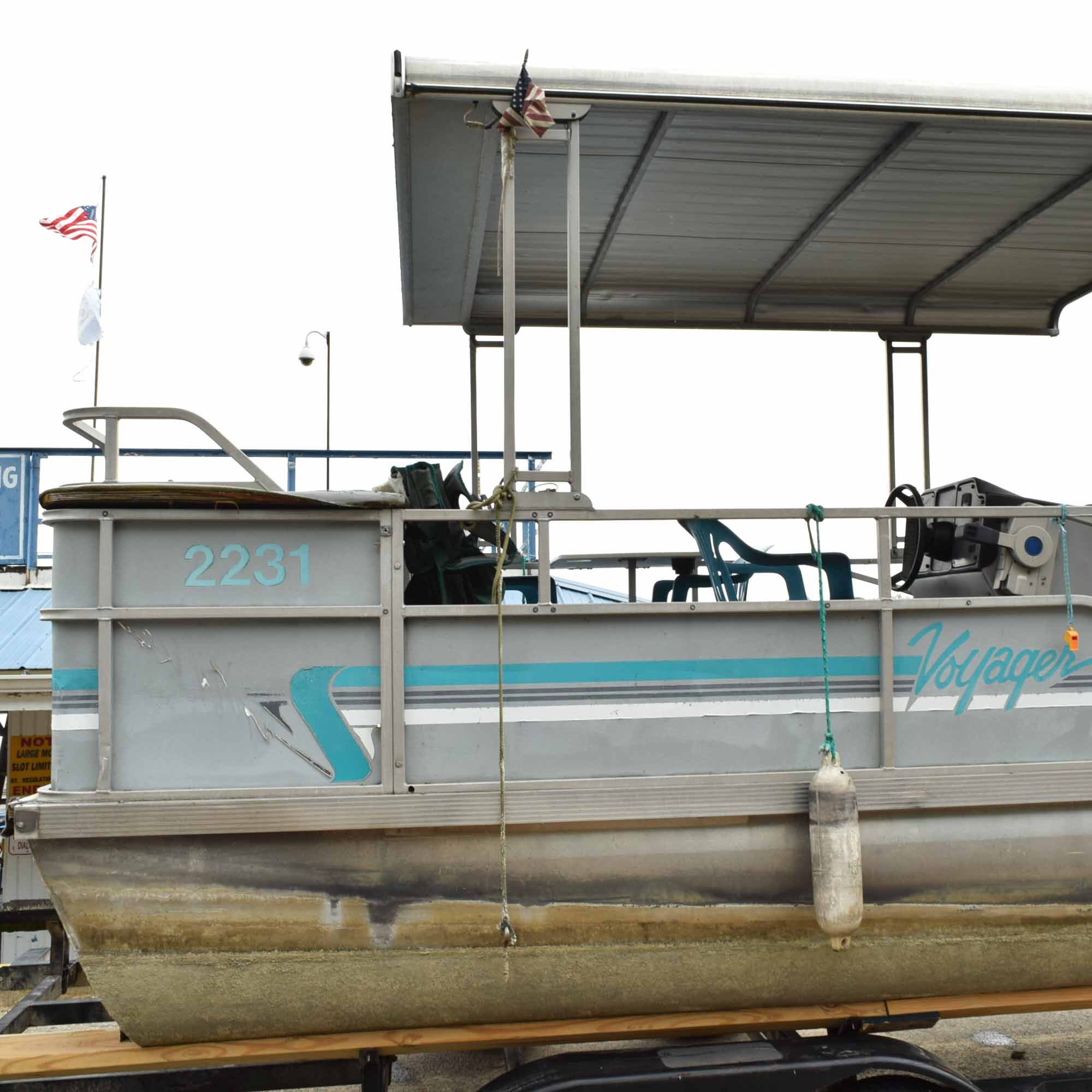 1993 Voyager V18 Pontoon Boat