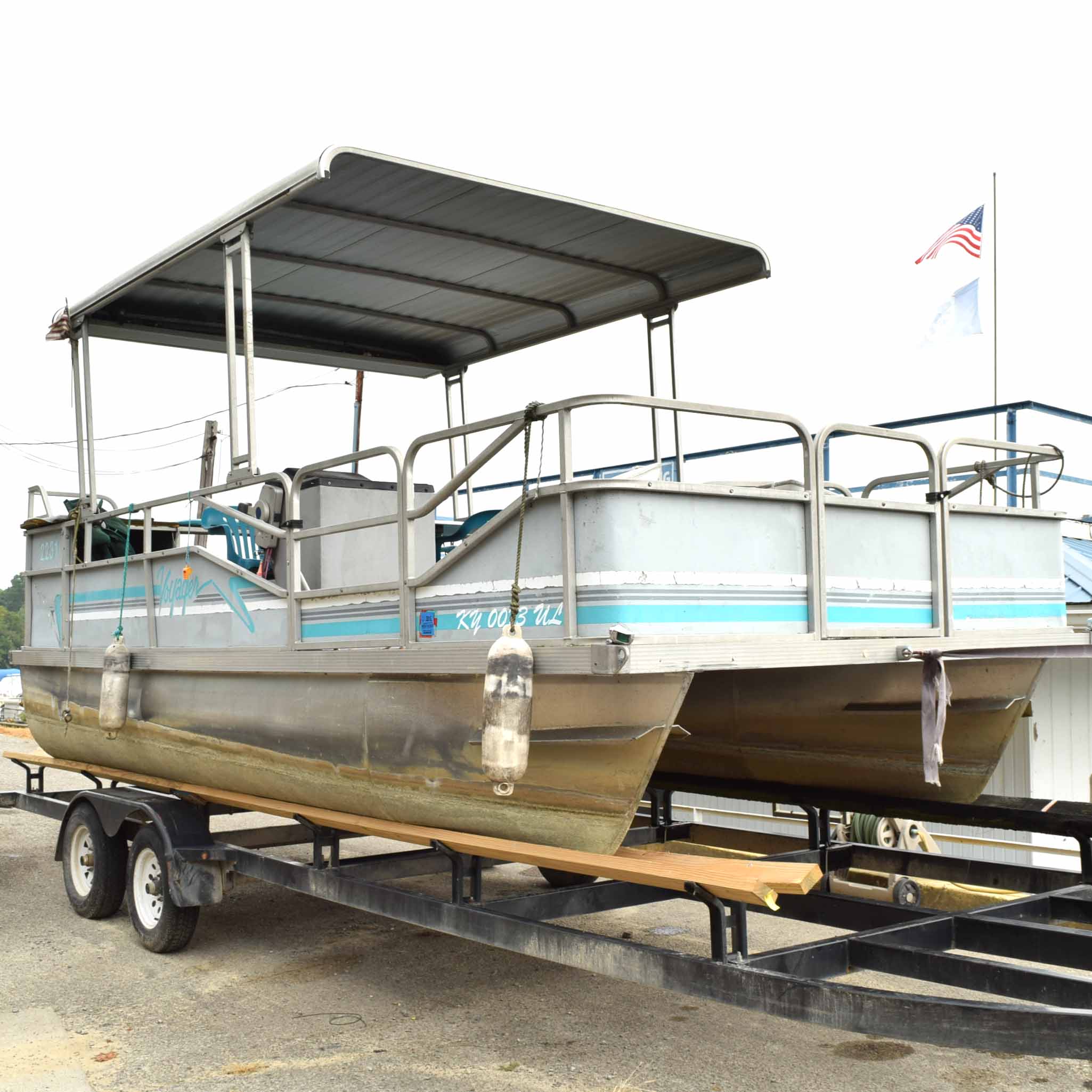 1993 Voyager V18 Pontoon Boat