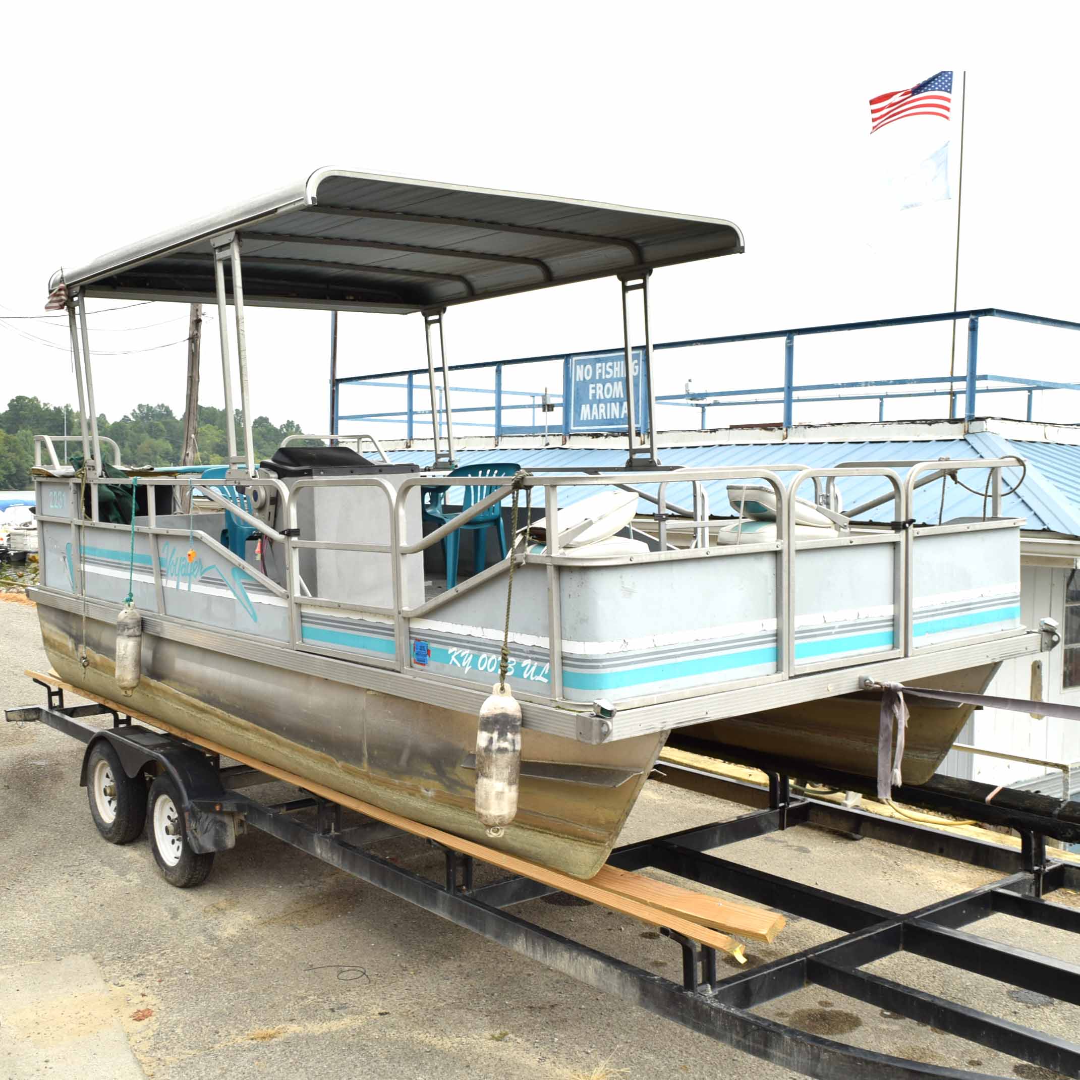 1993 Voyager V18 Pontoon Boat